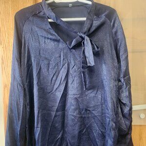 Navy V nech with tie size medium dress shirt
